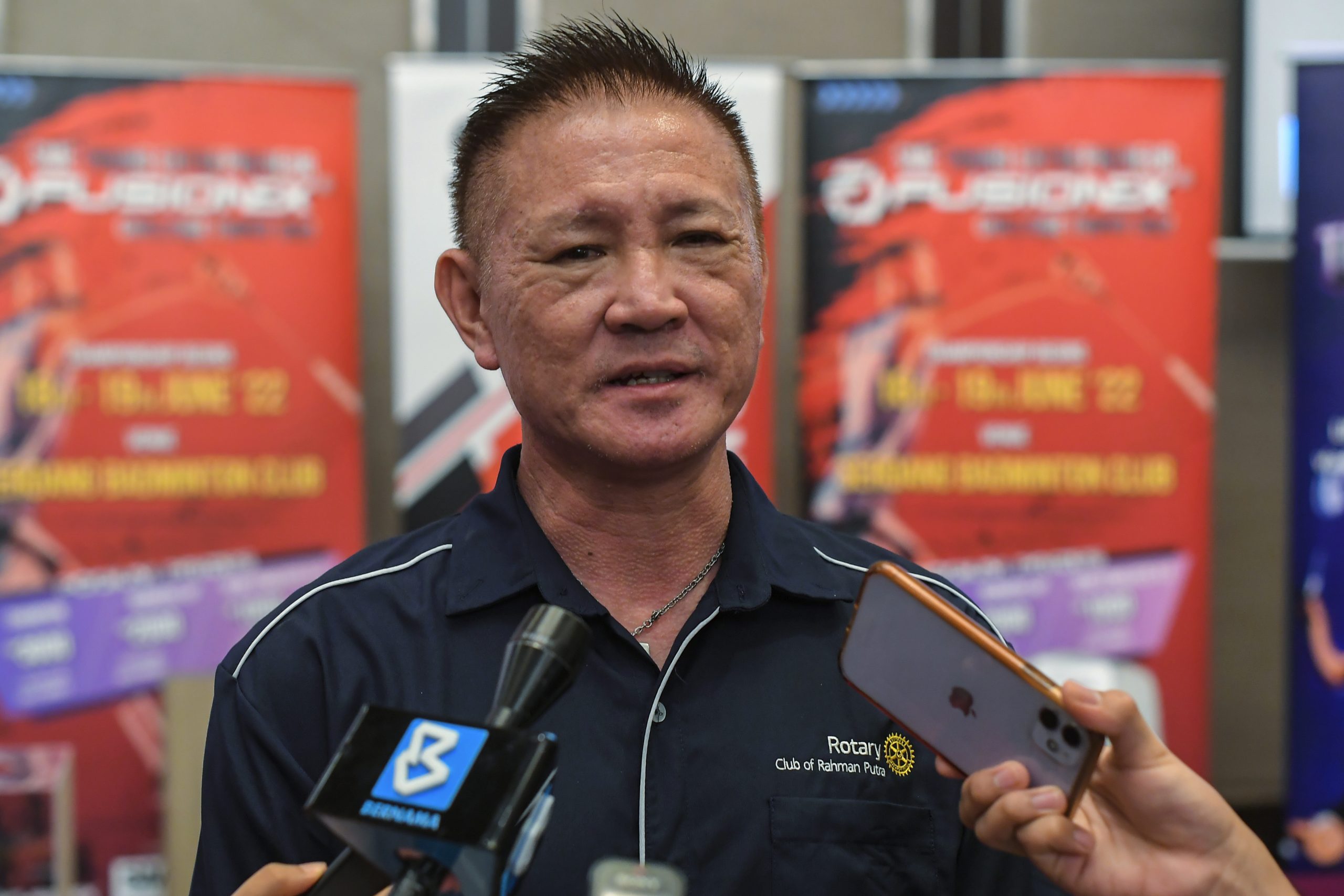 国羽单打低迷  王友福：羽总需更换教练