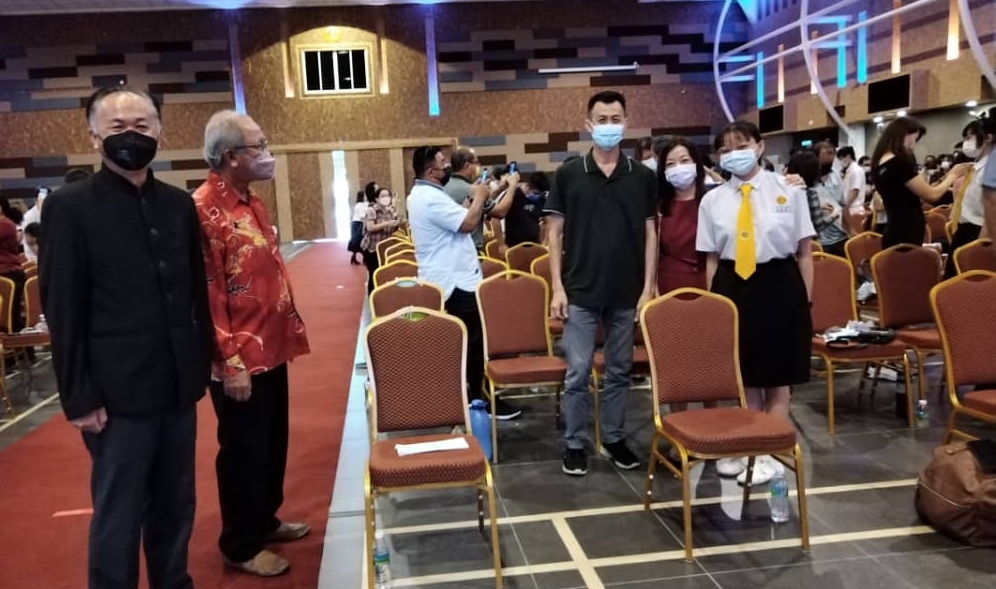 大都会-安顺三民独中近100名教职员加薪150令吉