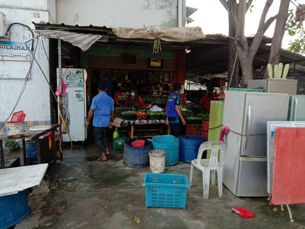 大都会封面:组屋非法扩建课题