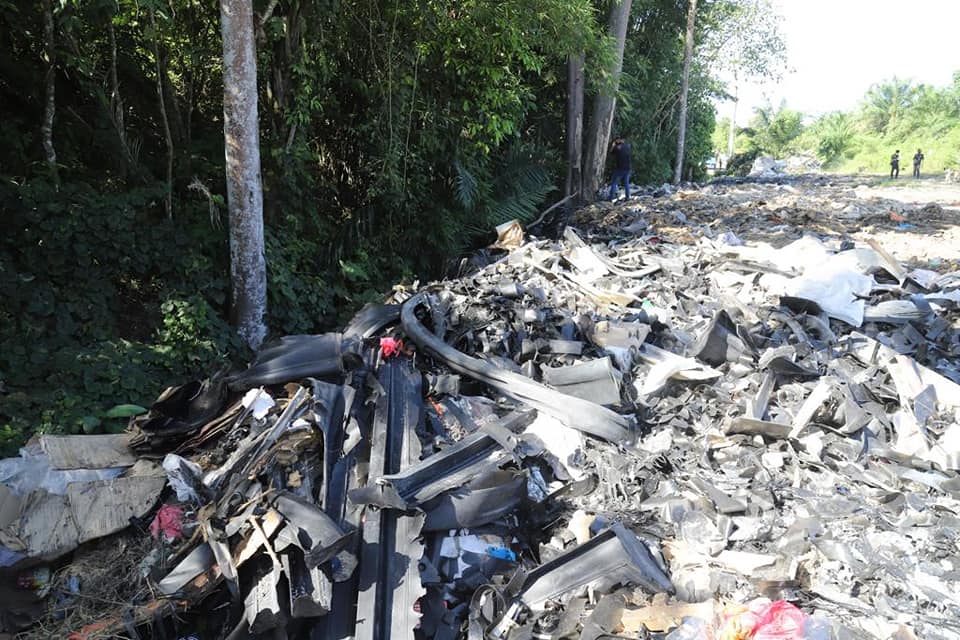 大都会:非法经营垃圾与旧衣回收业者遭取缔/7图