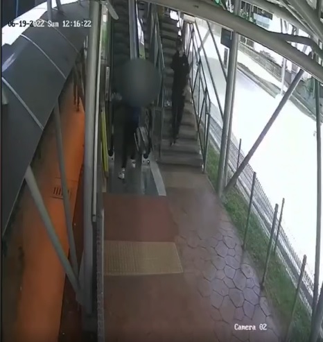 大都会:男子破坏南北花园自动手扶梯