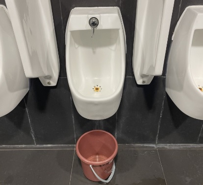 大马羽球超级750赛|球迷抱怨赛场厕所臭 尿盆漏水 购票系统差!