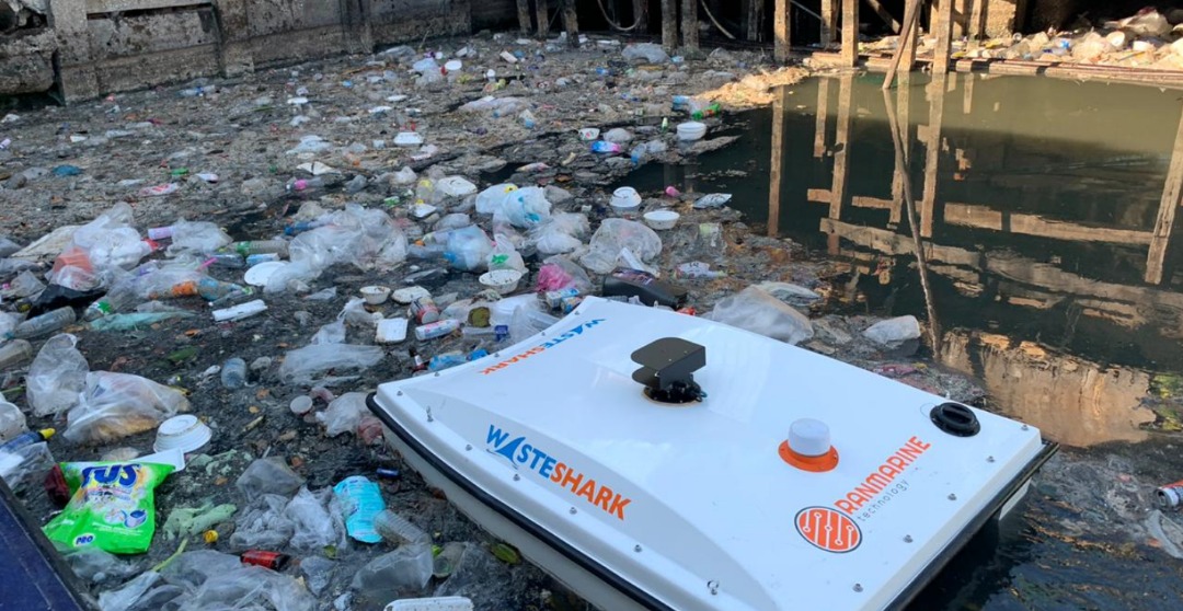 天下事 吞吃塑料的无人机阻止垃圾进入海洋