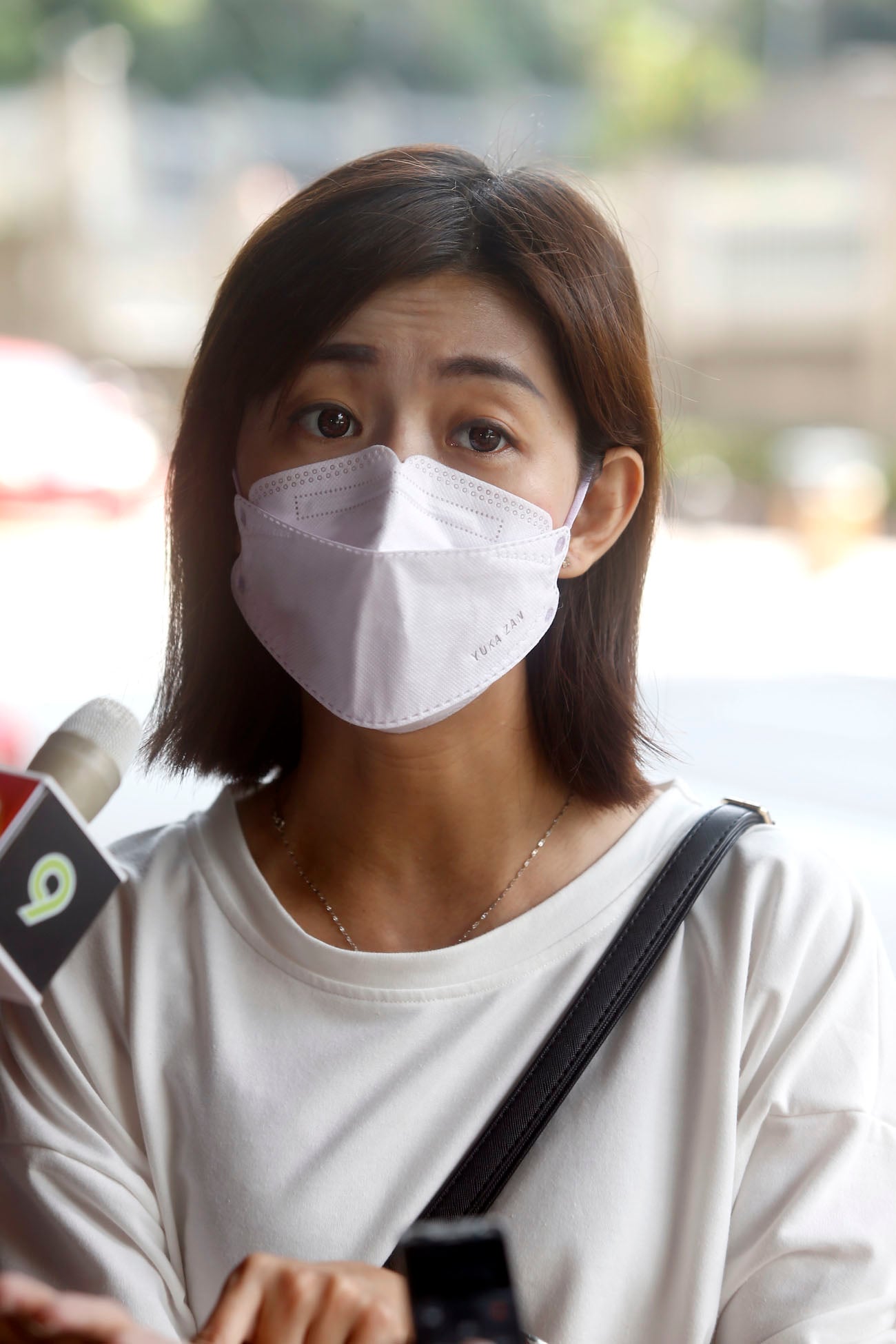  女子私讯广告专页点击链接  下载小说App痛失2万