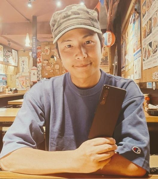 孙协志自曝曾为省钱　拿2L塑料瓶去银行偷水