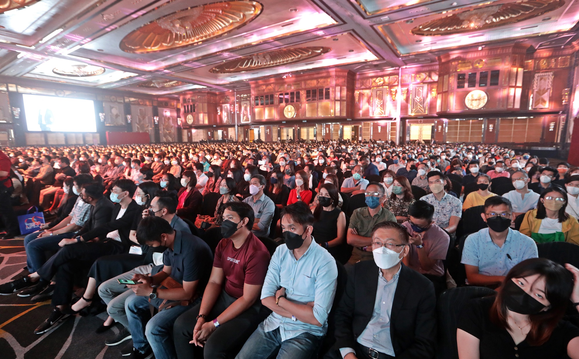 富贵集团（全国新闻文）16日见报半版