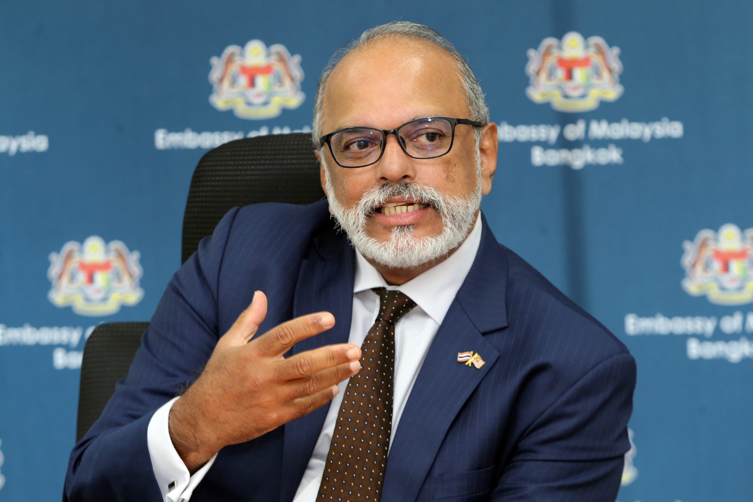 封面文/诈骗集团园区被军人控制