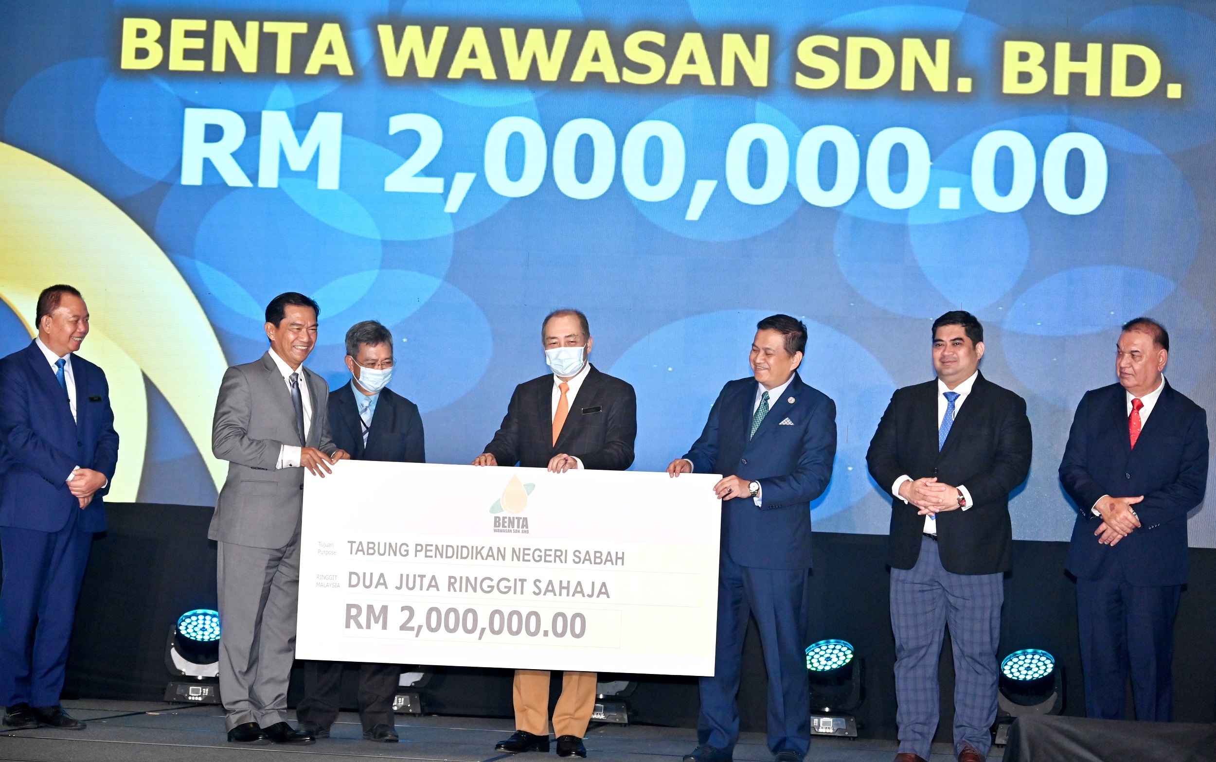 已签发∕沙政府著手启建发出外民卡计划