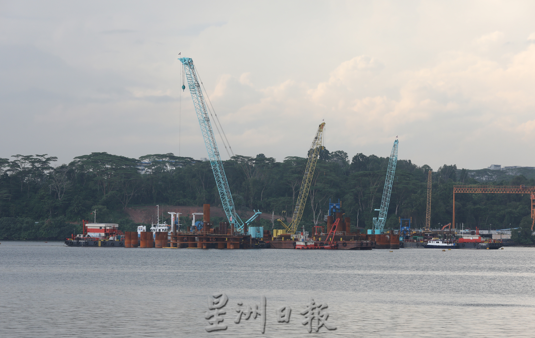 **已签发(请置头条)**柔:封面:【特稿】:跨国项目不允许推迟,柔新捷运系统(RTS)工程正大兴土木确保按时完工