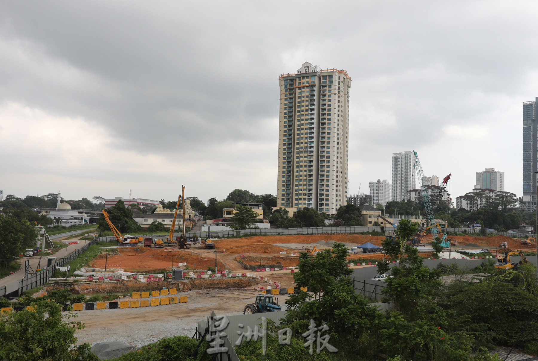 **已签发(请置头条)**柔:封面:【特稿】:跨国项目不允许推迟,柔新捷运系统(RTS)工程正大兴土木确保按时完工