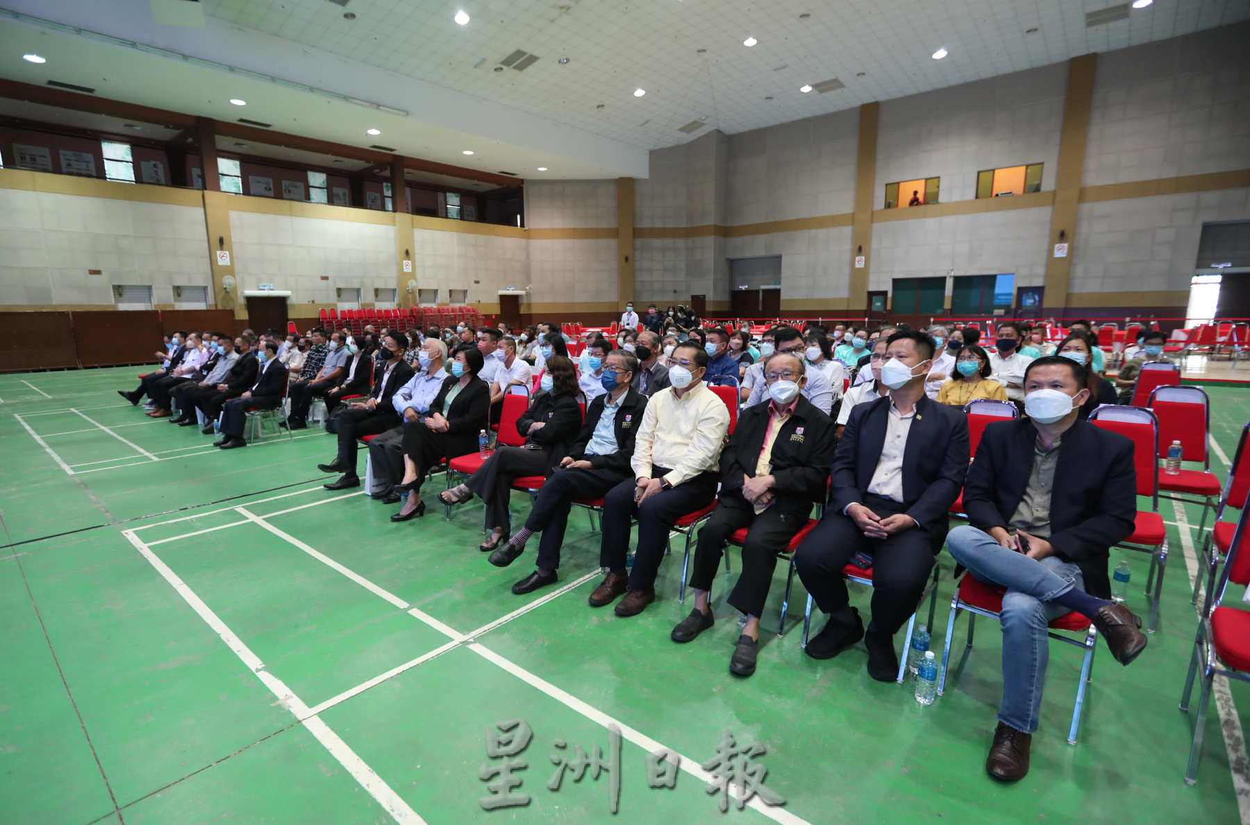 **已签发(请置头条)**柔:社团版头条:学生人数增长,陈洺臣:南院冀社会支持奖助学金