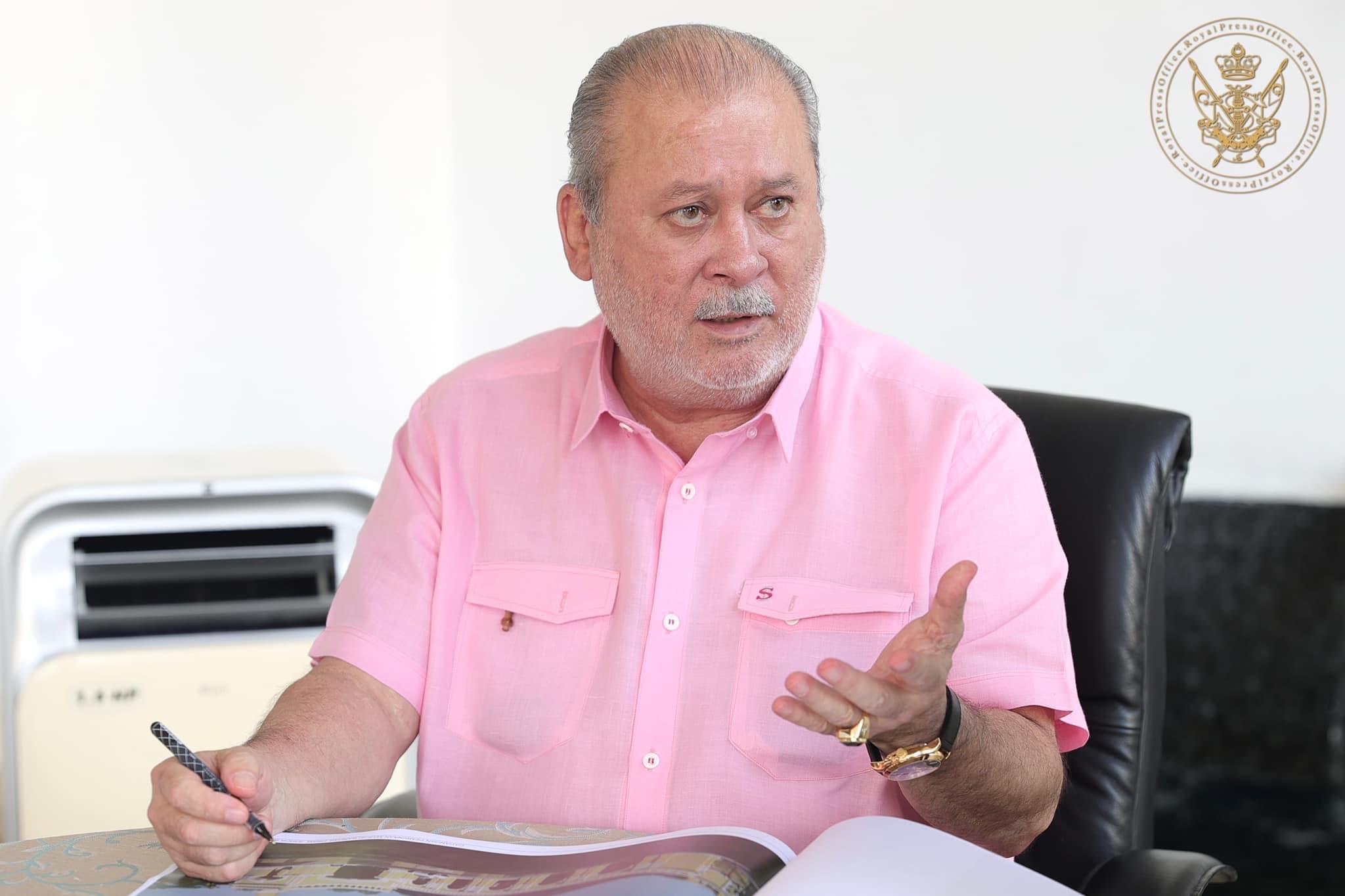 **已签发(请置头条)**柔:第三版头条:火箭柔副主席建议民众上街抗议生活费高涨,柔苏丹:没必要这么做