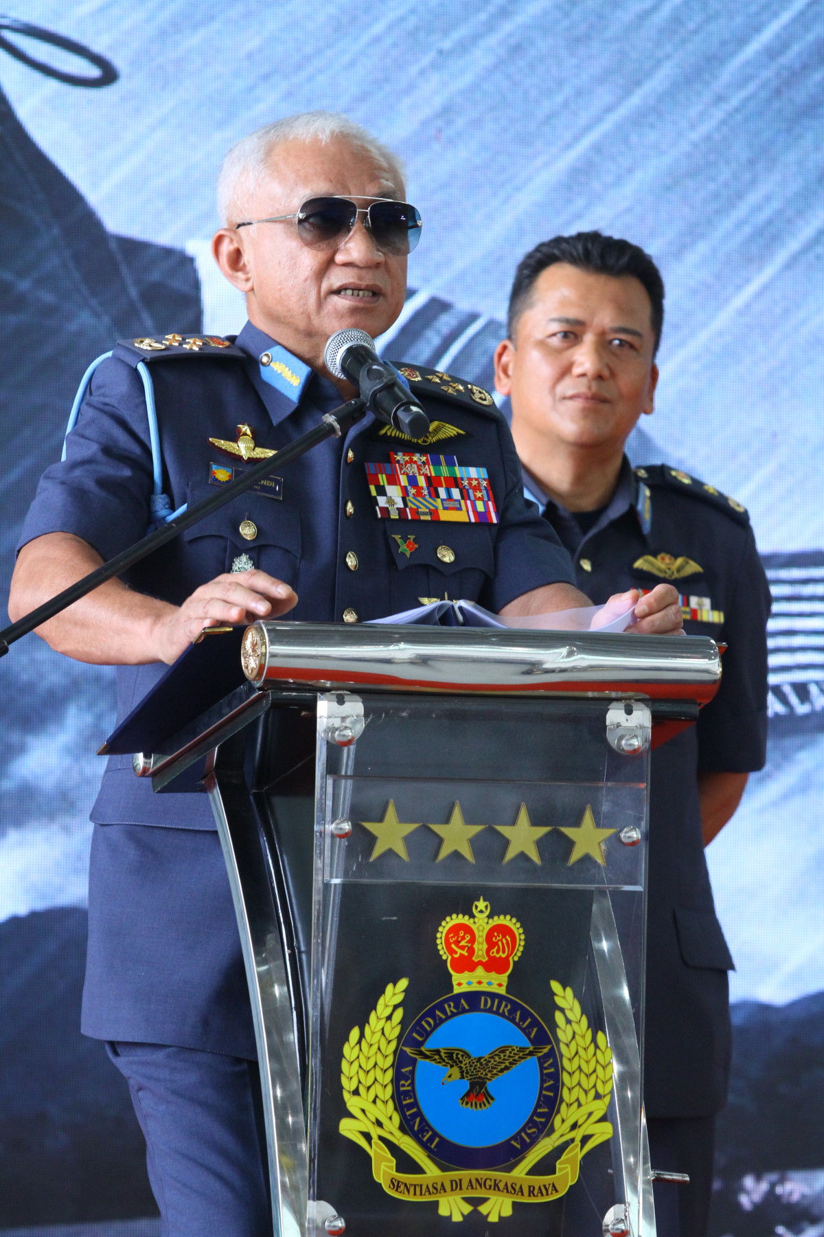 徐添发拍大马版Top Gun 为求实拍无限超支