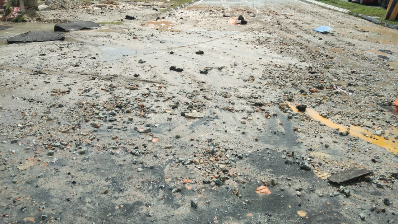 必下//大都会/蕉赖皇冠城二道爆水管