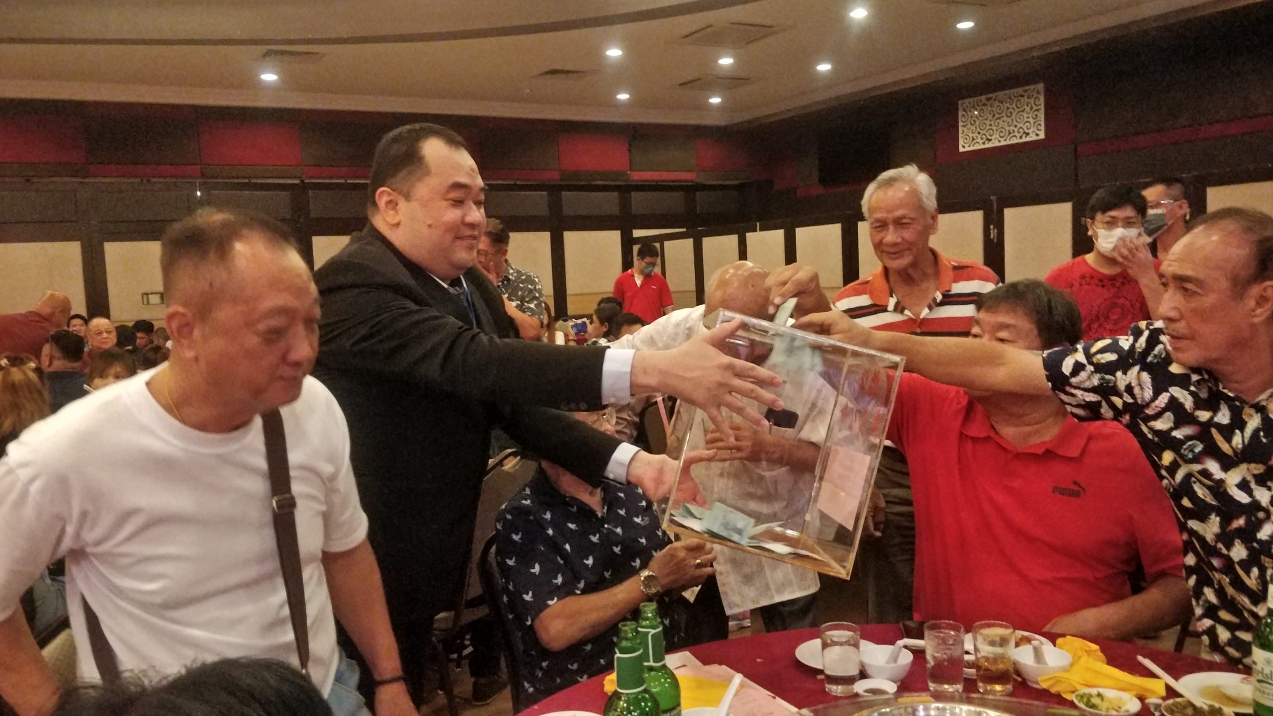 怡保鱼商公会庆 为优大医院筹获逾5万