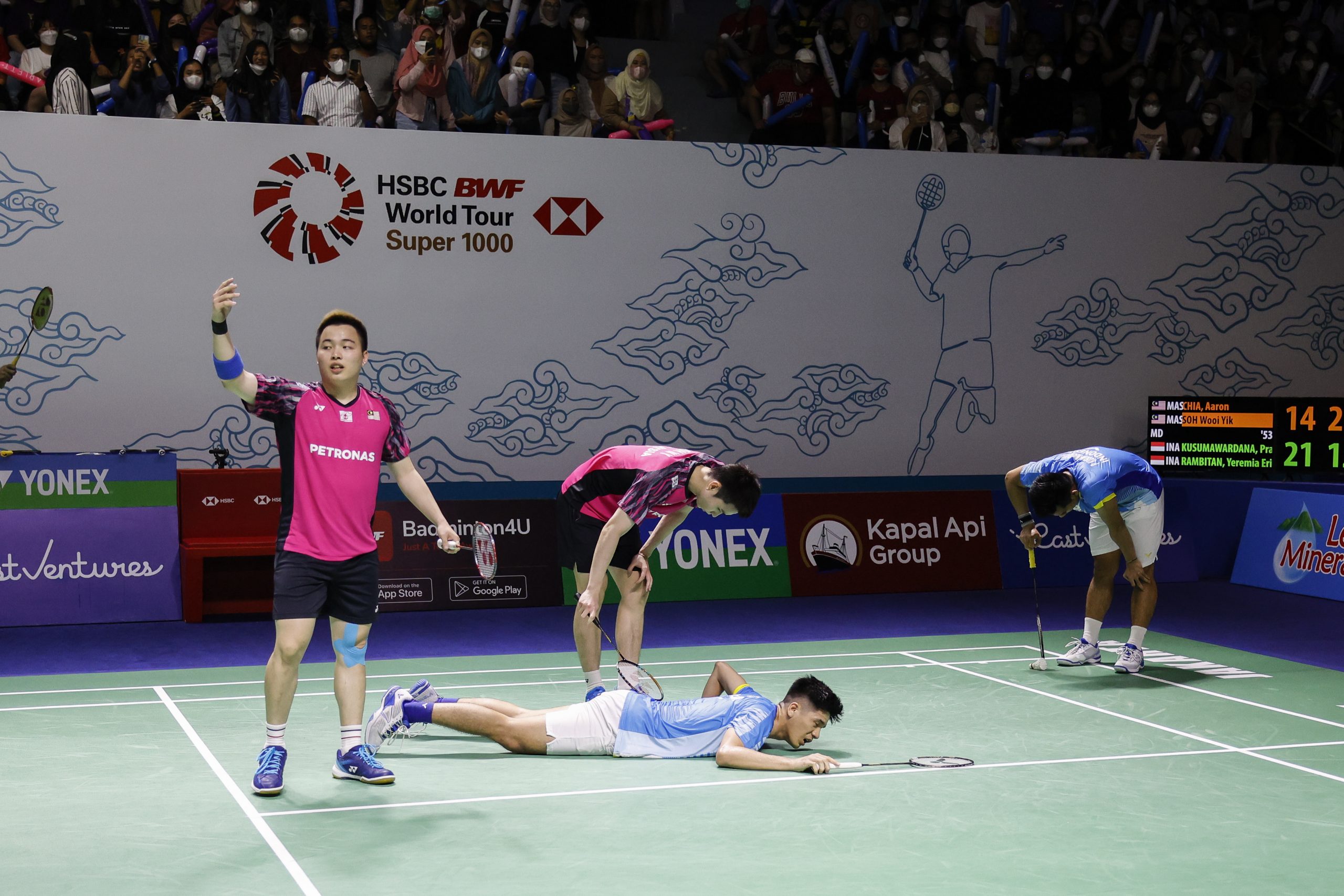 拒向负伤对手发高球  定峰：胜利本应是他们的