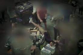 拼盘/史上最恶“霸凌迎新” 强灌整瓶伏特加学弟成类植物人