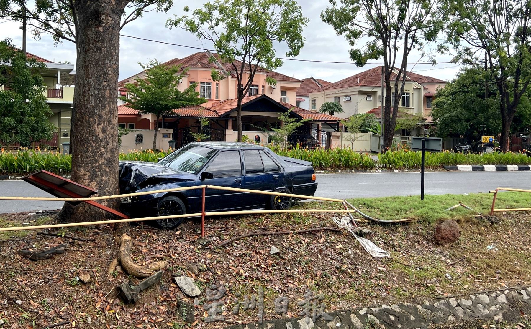 损毁拆除压弯 栏杆杂乱防不了撞