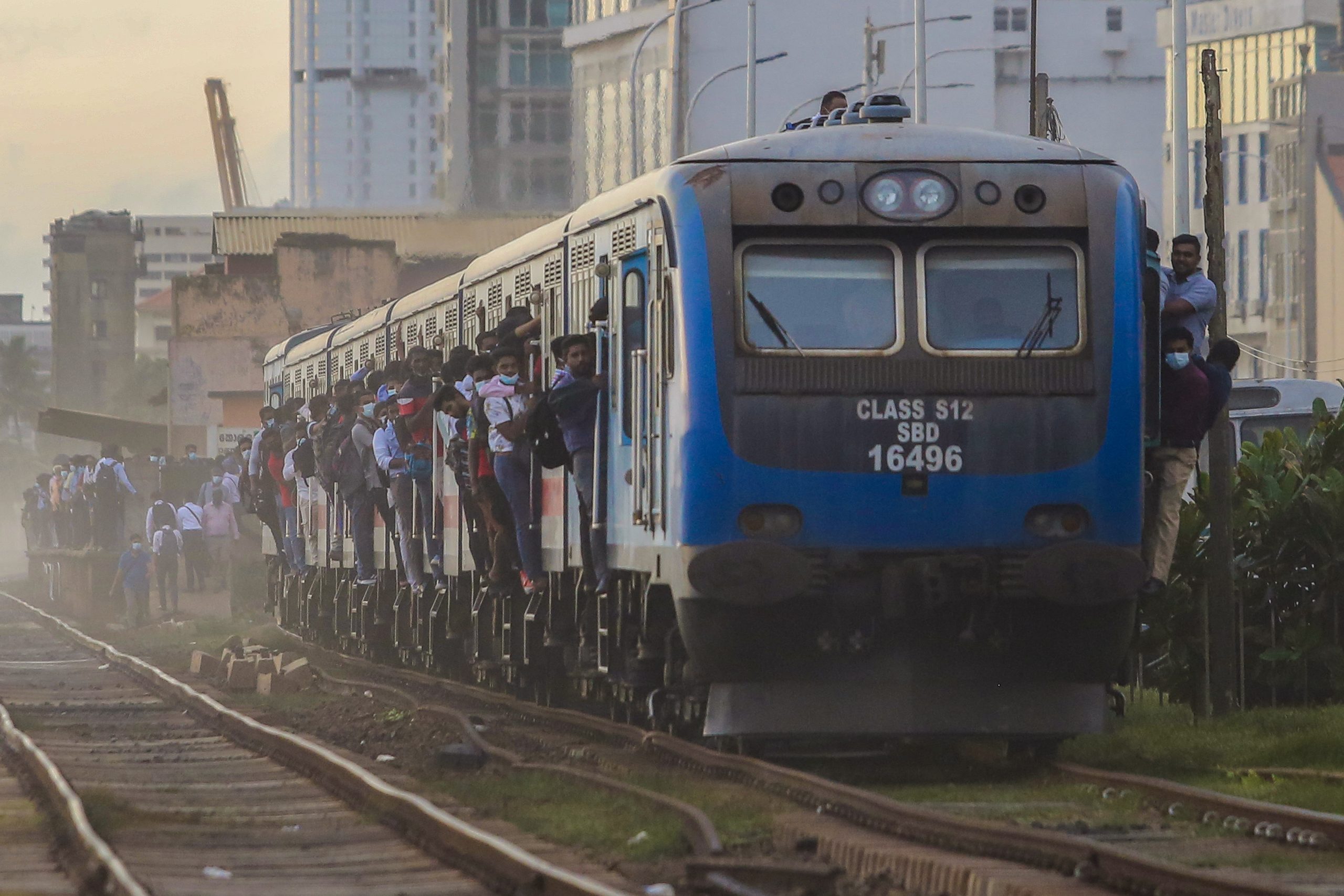 斯国公务员多一日假留家种粮