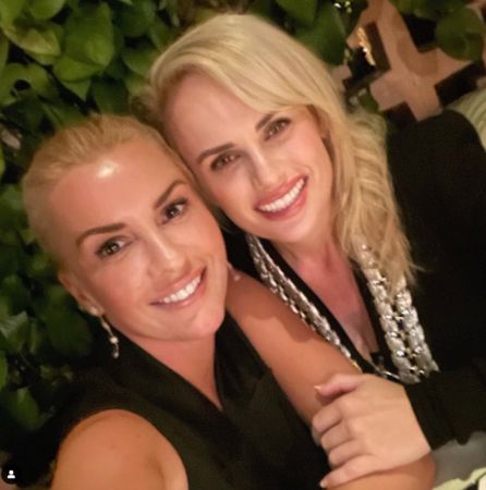 晒女友合照宣布出柜 丽贝威尔森：我需要的是公主	