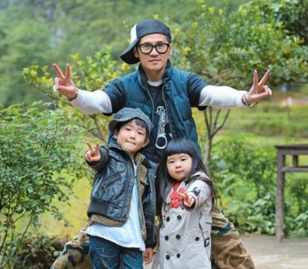 曹格11岁女儿穿妈妈泳衣 网惊：包子姐姐变长腿姐姐	