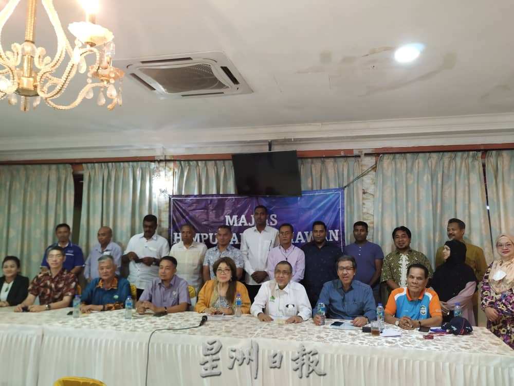 柔:与本地商家交流柔:马中国际贸工连线总会与本地商家交流,邀参加展销会