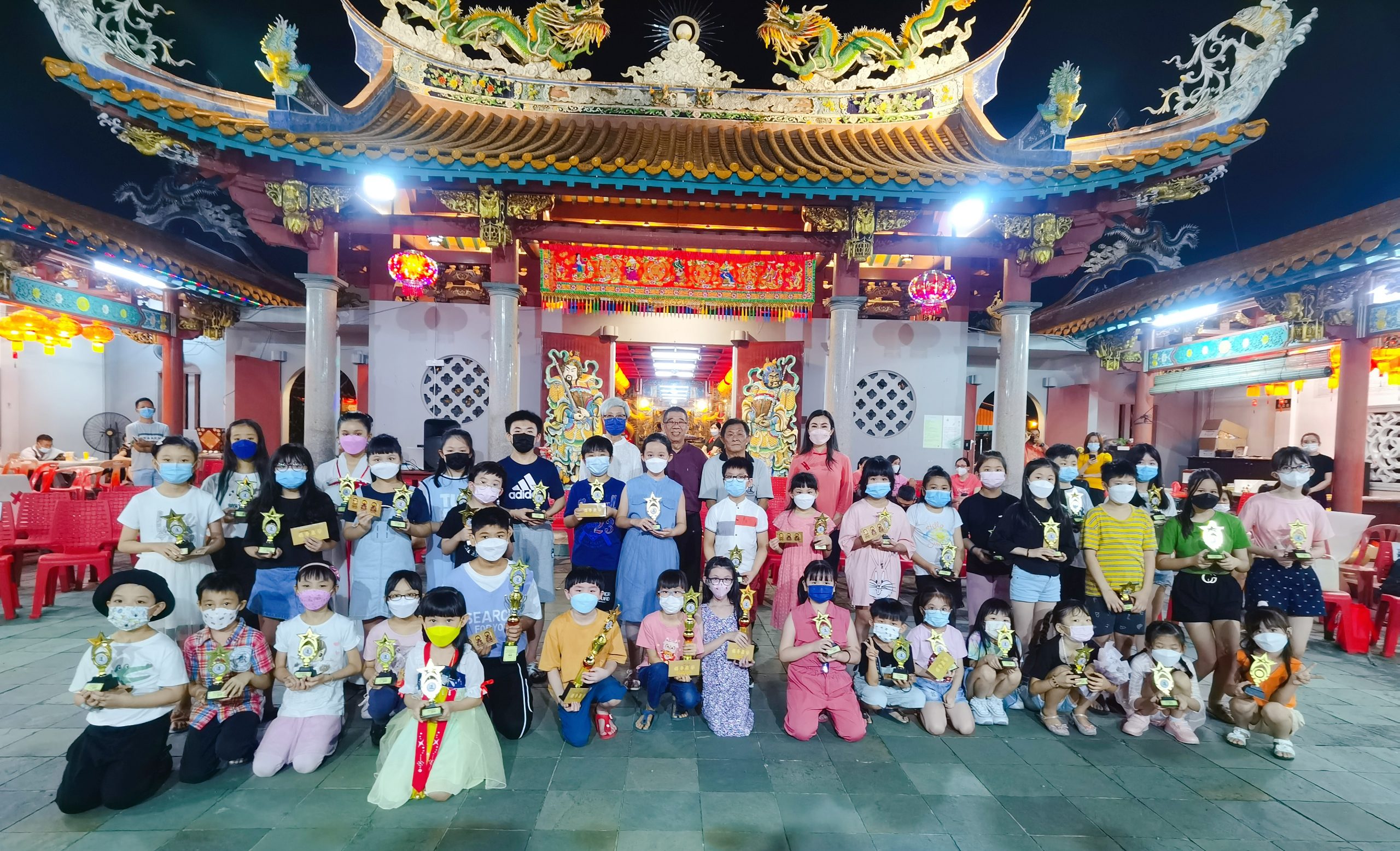柔:柔三清道教会及建南寺,办民俗迎端午节庆活动