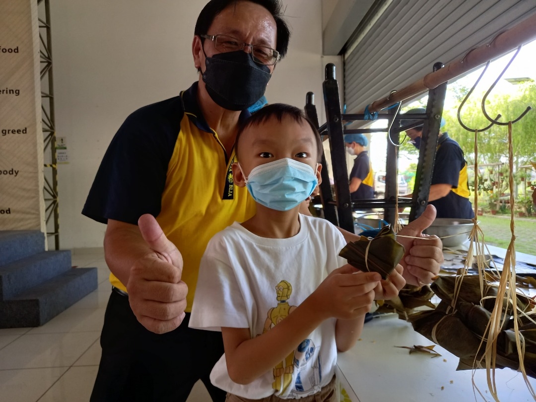 柔:版头之一:新马寺粽叶飘香 4000素粽庆端午