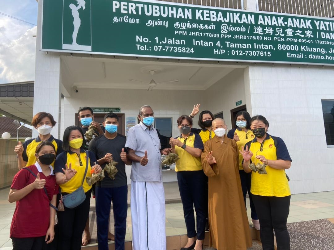 柔:版头之一:新马寺粽叶飘香 4000素粽庆端午