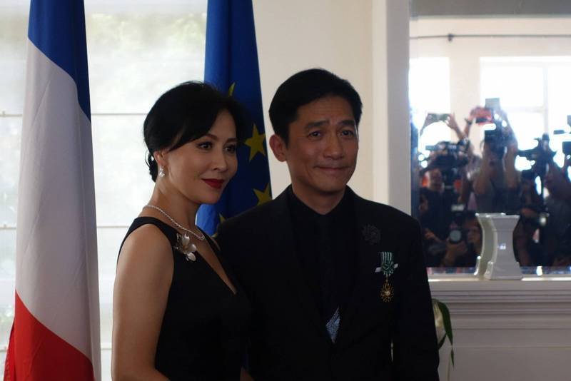 梁朝伟迎60大寿 刘嘉玲晒帅照网求夫妻同框