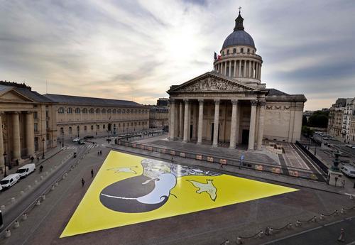 每日一展/移居法国的非裔美国女艺人巨型肖像