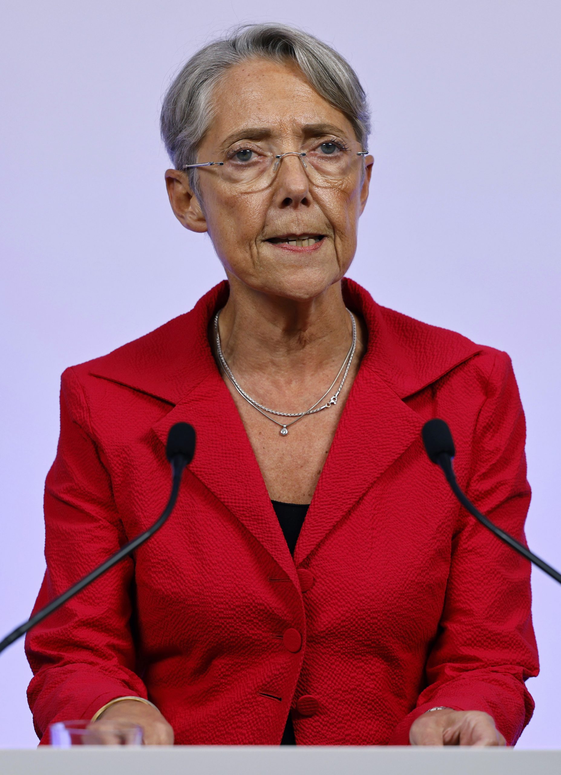 法国国会选举落幕 女性议员稍减