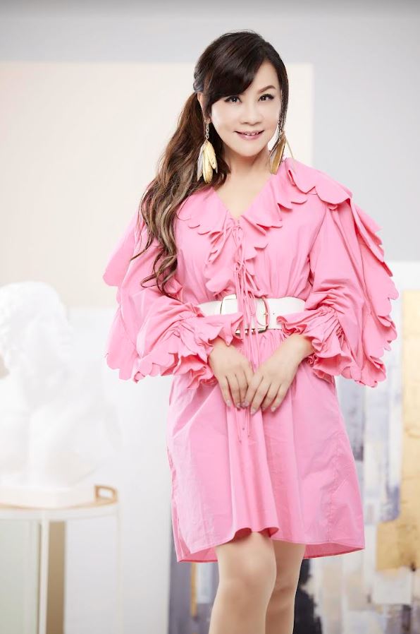  爱女轻生儿车祸重伤 情歌天后罹恶性肿瘤已选好遗照	