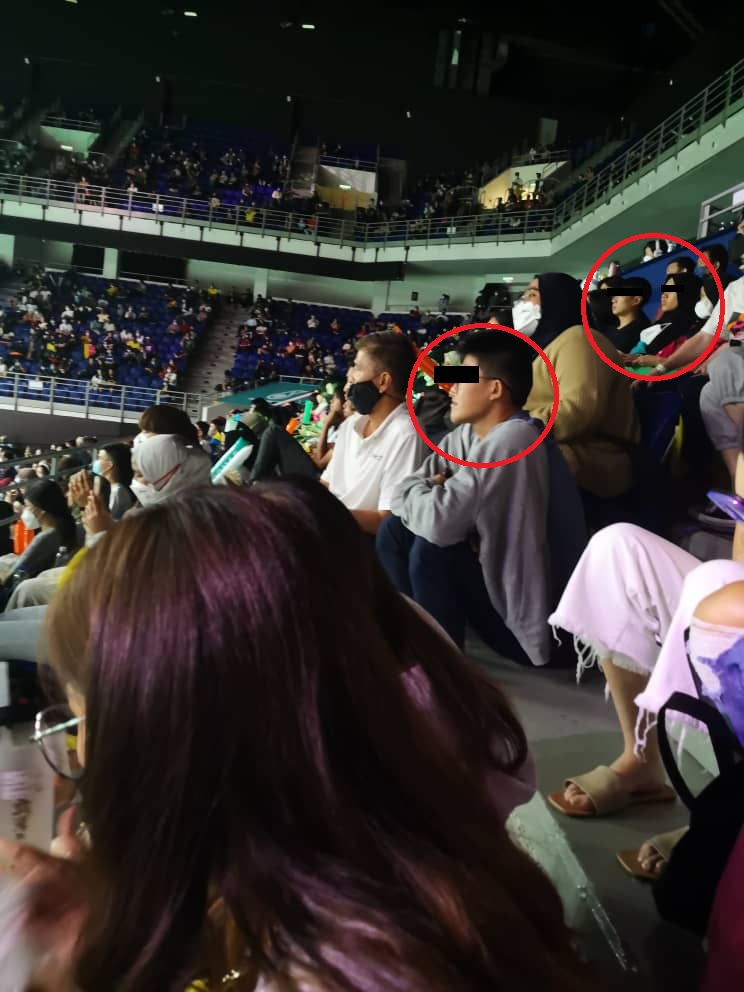 独家|不少球迷脱口罩看球！读者投诉：现场拥挤 看了都怕