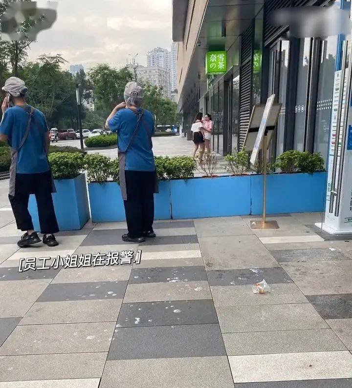 王俊凯父母奶茶店遭砸   惊动警察捉人