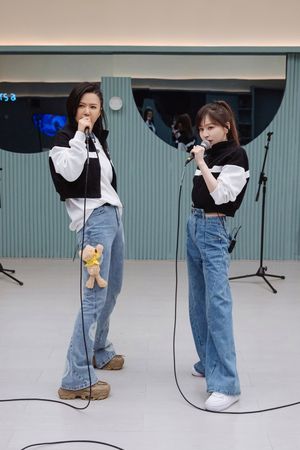 王心凌12岁嫩照曝光 评审黄子佼也被圈粉