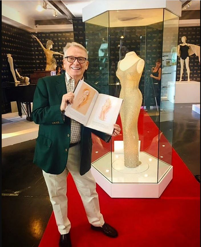 玛丽莲梦露经典晚礼服  被金卡黛珊巨臀撑坏了