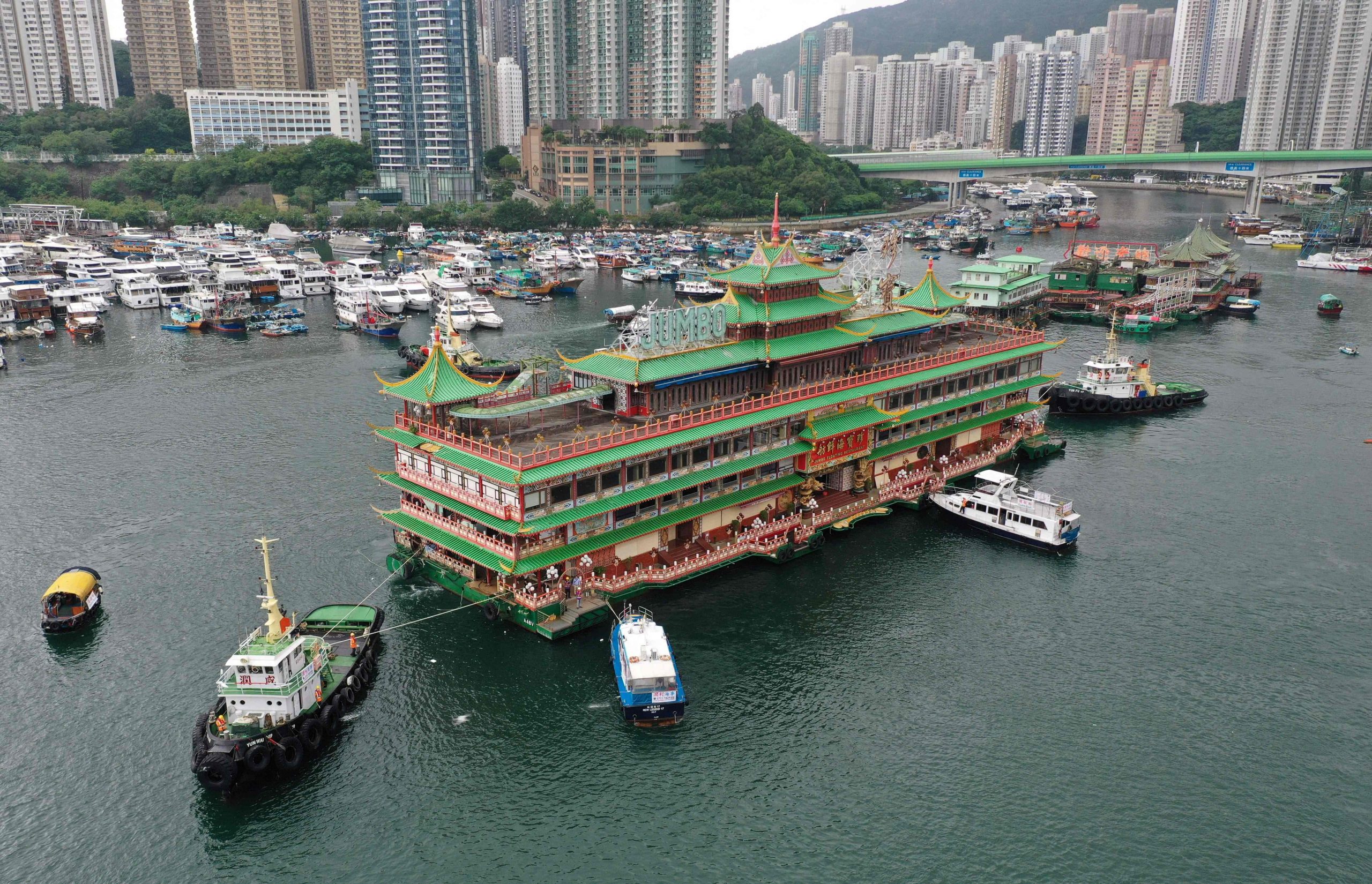 珍宝海鲜舫“被沉船”又“被浮起” 关于它的7个小故事