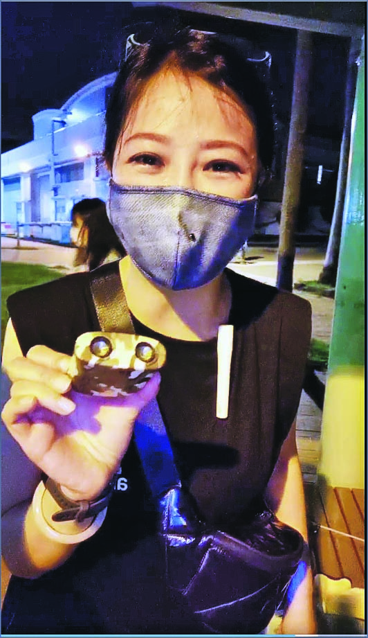 用“驱狗器”赶唐狗激民愤 刘小慧遭广告商喊停合作切割	