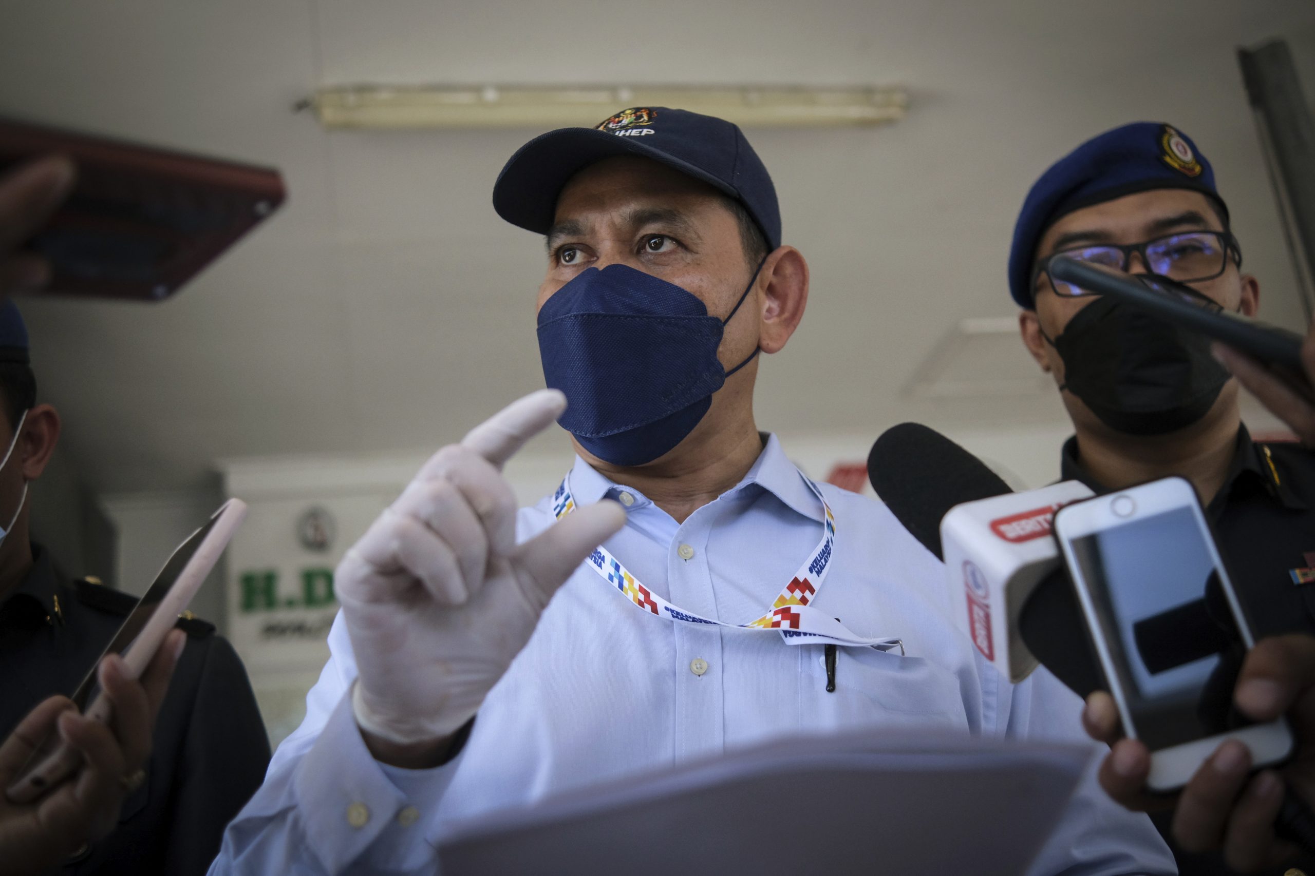 登州贸消部发现养鸡场向批发商征收隐藏费用导致肉鸡涨价