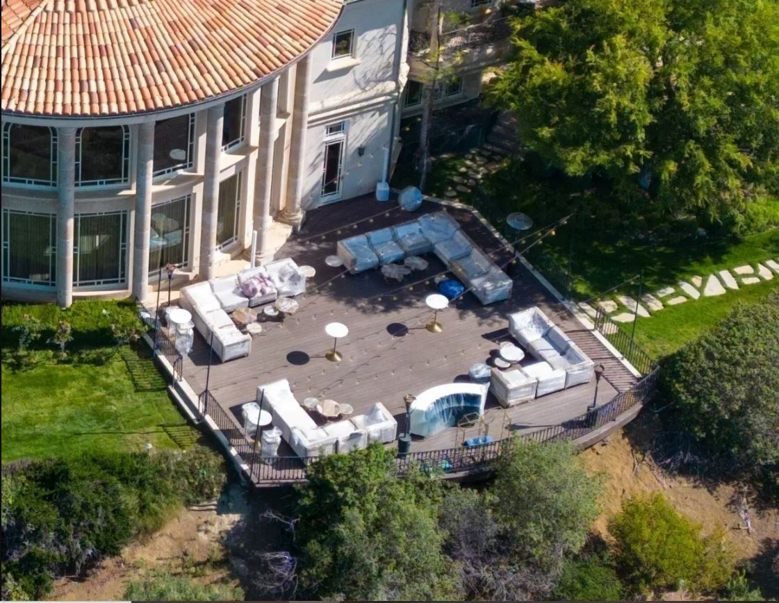 碧妮低调3嫁 前夫闯婚礼直播被捕