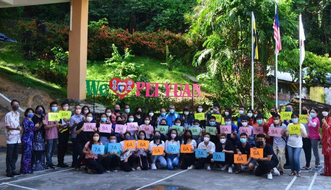 社区学校／金宝培元华中SPM 8人考获全A 