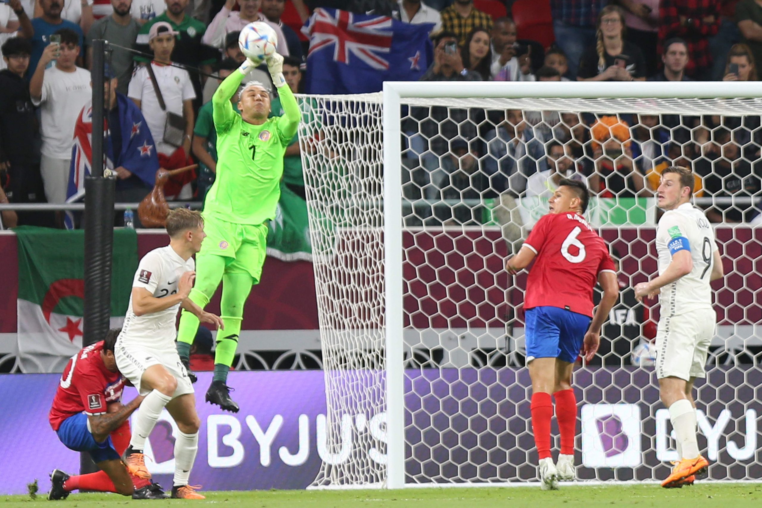 纳瓦斯高接低挡头号功臣 (哥)连3届闯世界杯