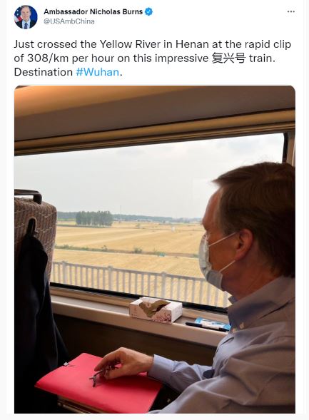美驻华大使乘“复兴号”后发文,称:印象深刻