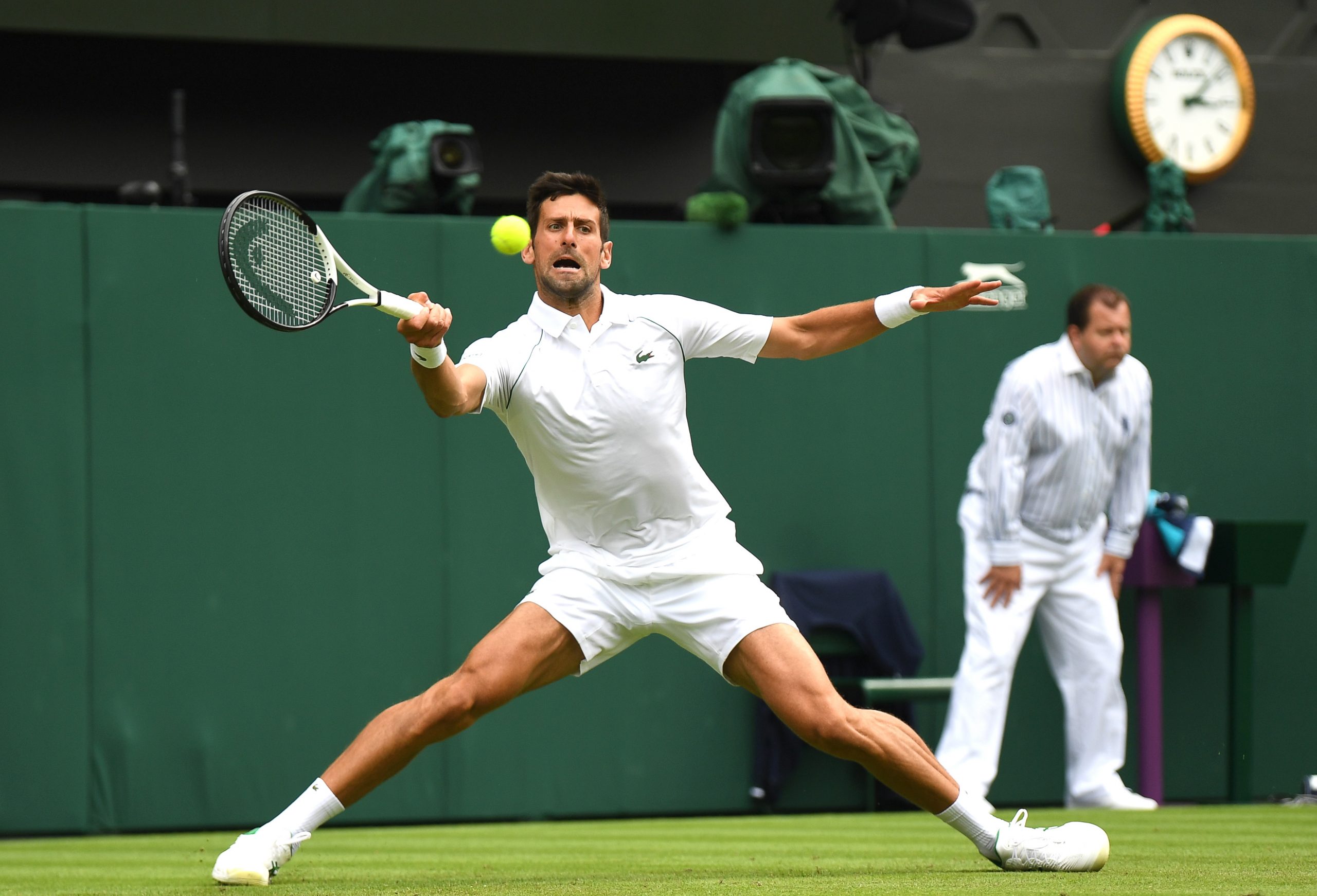 英2宠儿温网次圈出局 佐科维治晋32强