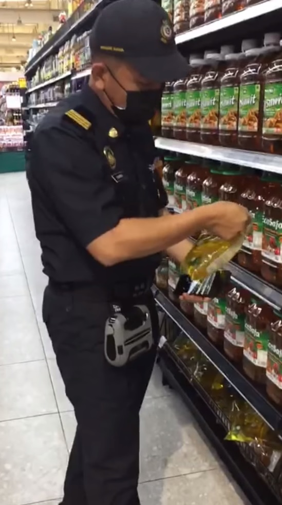 莲花霸级市场限购食油 1公斤最多3包 5公斤最多2支