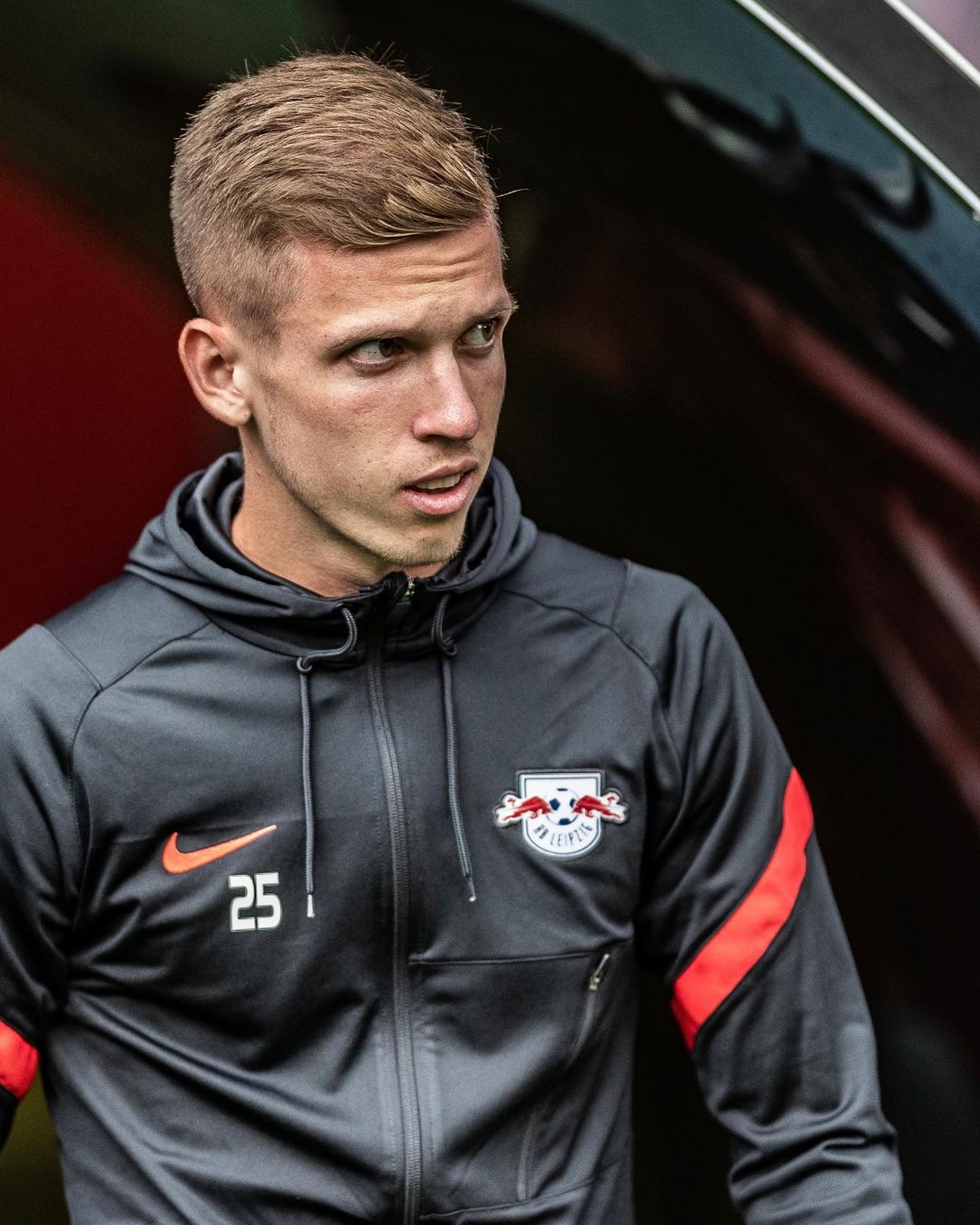 西班牙国脚当街被打劫 价值14万名表痛失