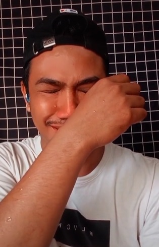 视频 | 被未婚妻和好友戴绿帽!追到酒店外泪崩:婚礼怎么办?