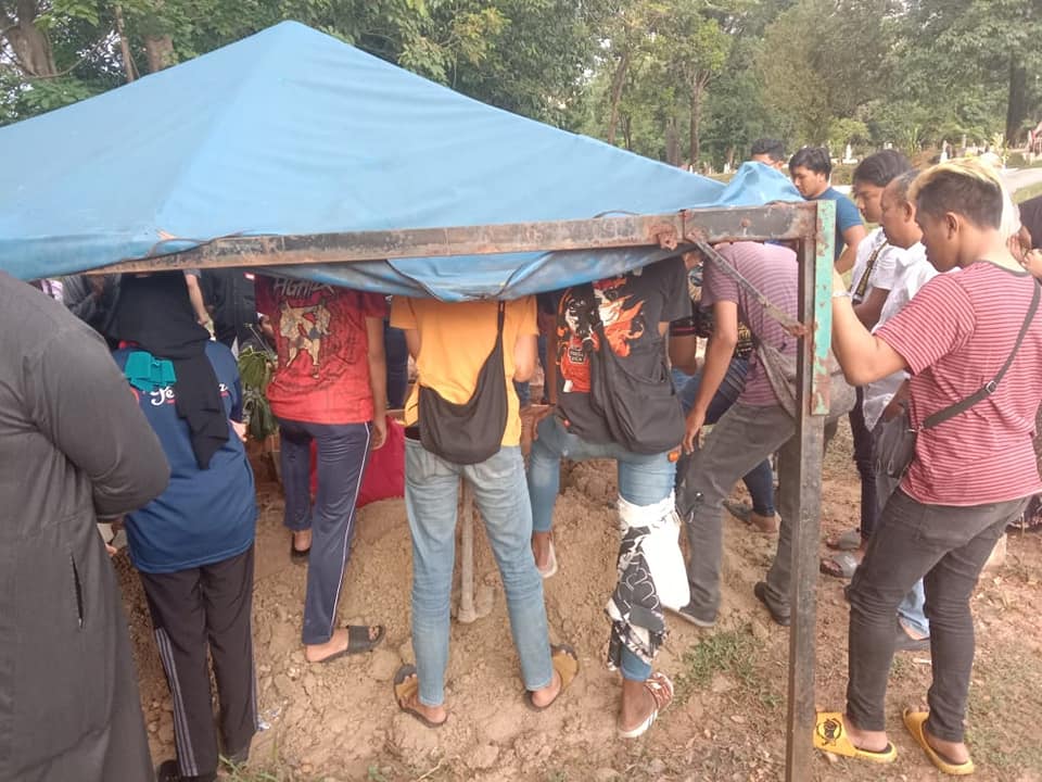 视频|16岁儿生日变忌日 母崩溃 “开心买蛋糕变冷冰冰尸体”