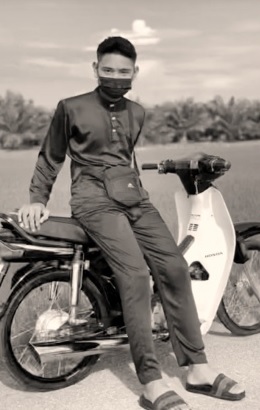 视频|男童白纸捂脸哭泣 姐姐:原来是已逝二哥身份证副本